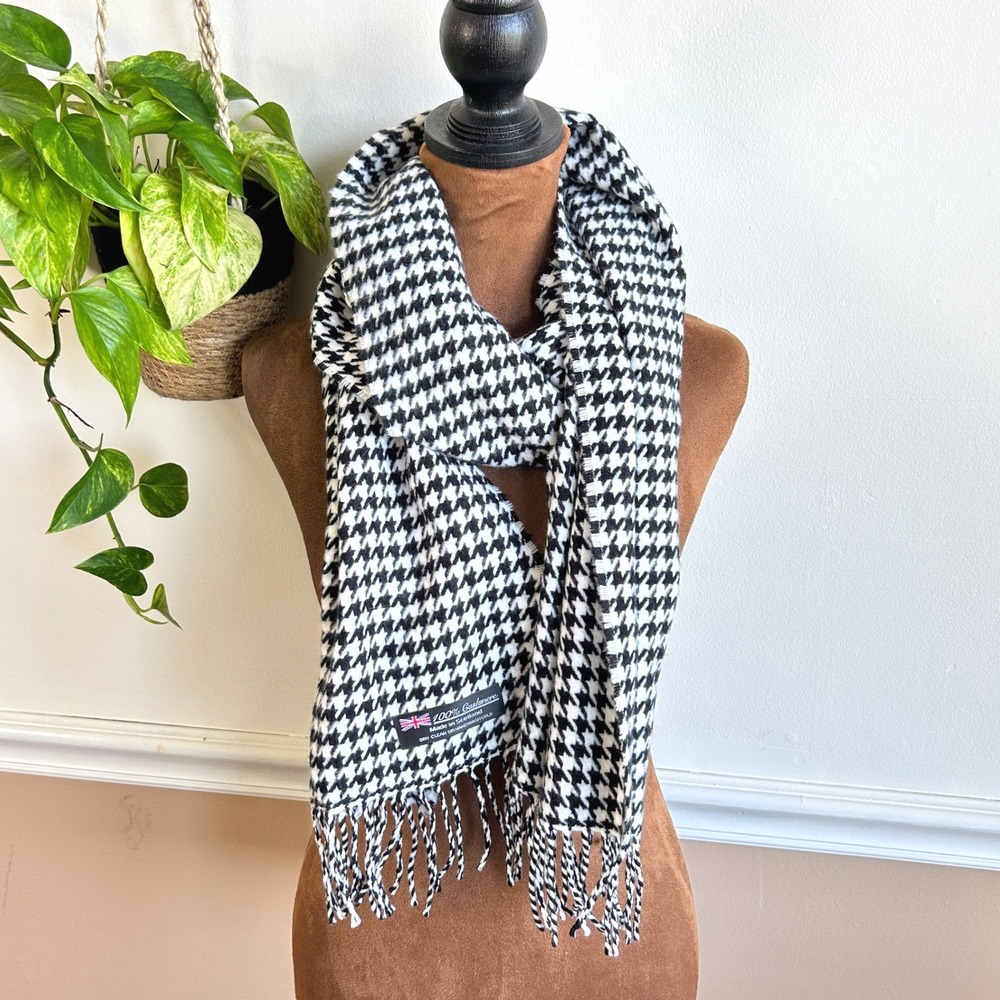 100% Cashmere Scarf Made in Scotland Black White Houndstooth Fringe Academia